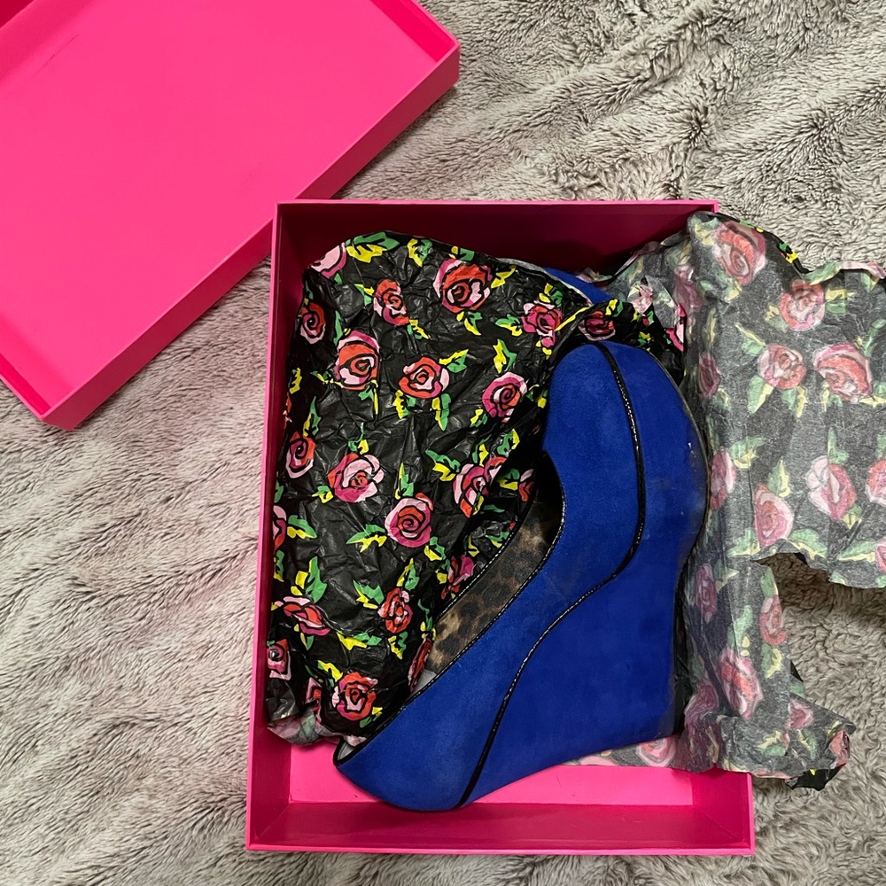Betsey Johnson Wedges